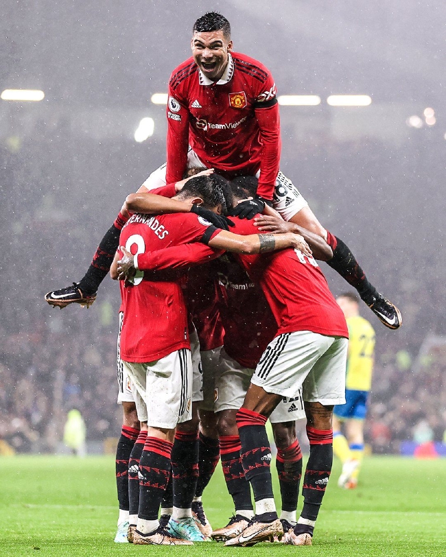 她精确的射 她精确的射