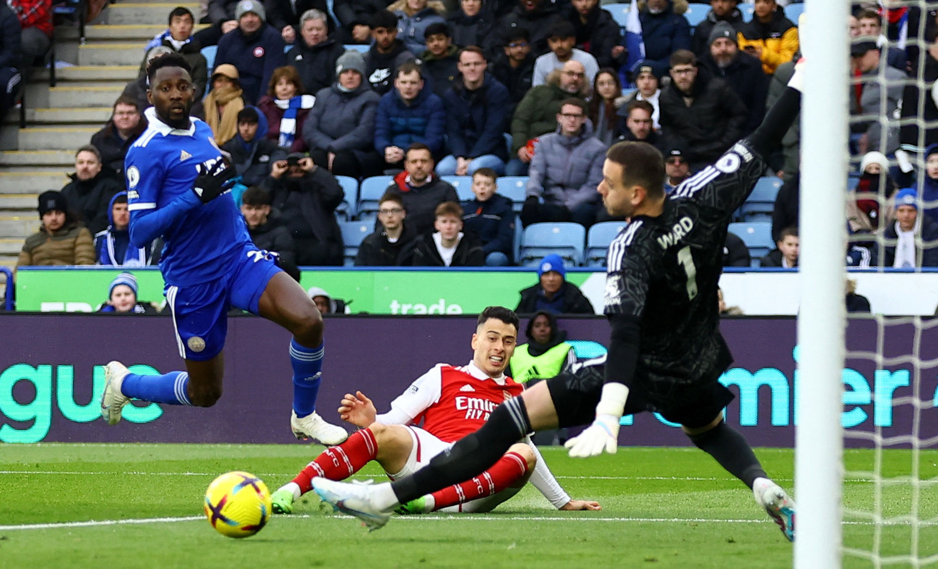 GOAL：曼联有意引进博塔弗戈门将维克托，其价格为800万美元.