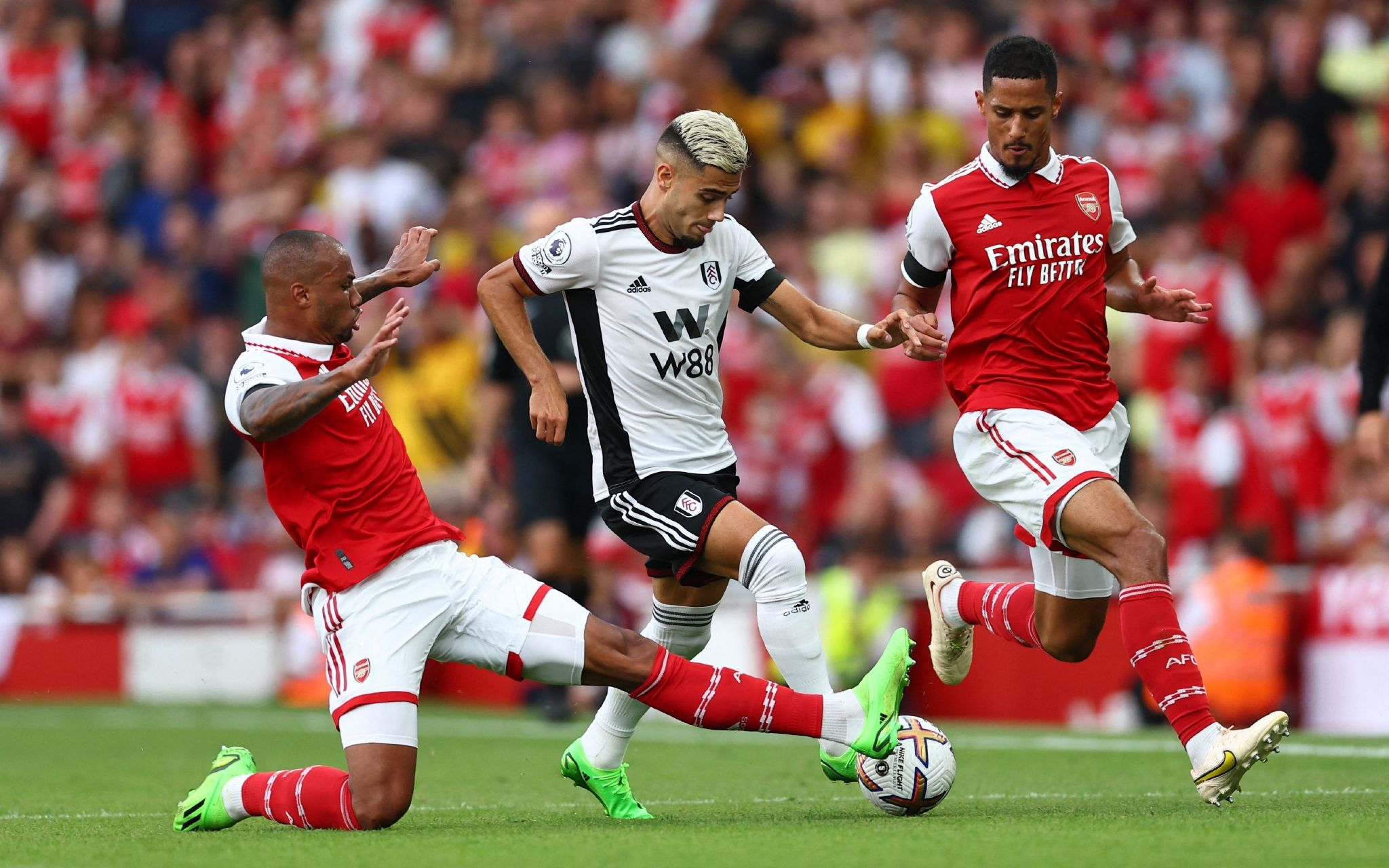 回合中频频 回合中频频